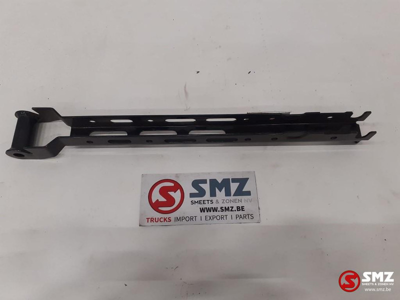 Mercedes-Benz Mercedes Actros Euro 6 side skirt steun - Carrosserie et extérieur: photos 1 Mercedes-Benz Mercedes Actros Euro 6 side skirt steun - Carrosserie et extérieur: photos 1