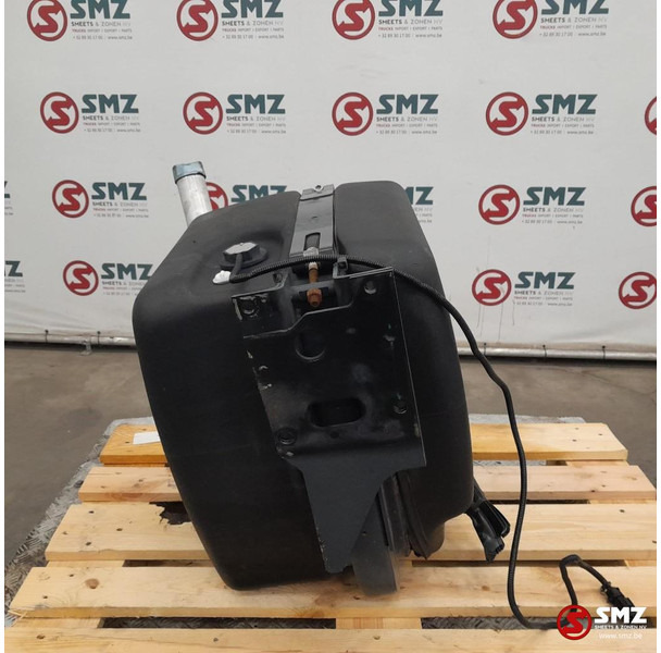Mercedes-Benz Occ AdBluetank 85L + AdBlueniveausensor Mercedes - Système de carburant pour Camion: photos 3 Mercedes-Benz Occ AdBluetank 85L + AdBlueniveausensor Mercedes - Système de carburant pour Camion: photos 3