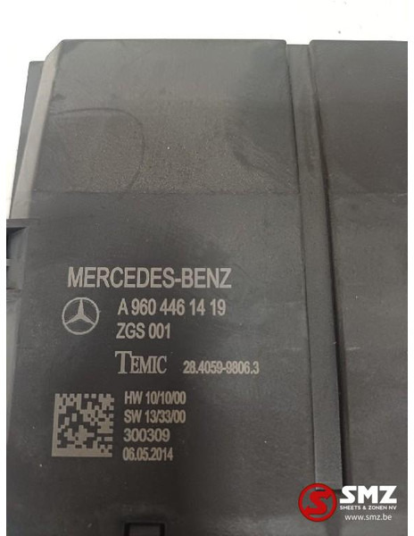 Mercedes-Benz Occ ECU rechterdeur besturingseenheid Mercedes - Bloc de gestion pour Camion: photos 3 Mercedes-Benz Occ ECU rechterdeur besturingseenheid Mercedes - Bloc de gestion pour Camion: photos 3