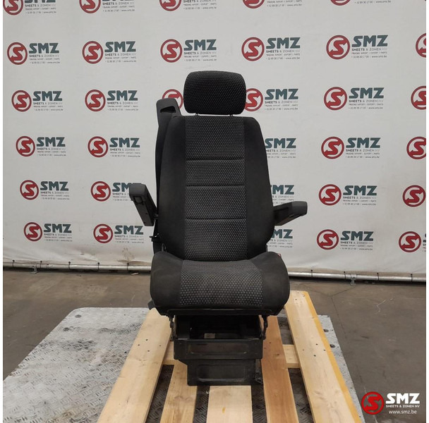 Mercedes-Benz Occ bijrijdersstoel Mercedes - Cabine et intérieur pour Camion: photos 1 Mercedes-Benz Occ bijrijdersstoel Mercedes - Cabine et intérieur pour Camion: photos 1