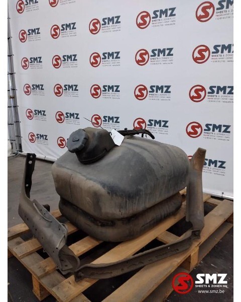 Mercedes-Benz Occ brandstoftank 125L Mercedes Atego A9704710001 - Réservoir de carburant pour Camion: photos 2 Mercedes-Benz Occ brandstoftank 125L Mercedes Atego A9704710001 - Réservoir de carburant pour Camion: photos 2