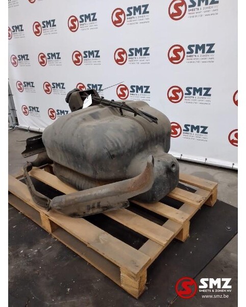 Mercedes-Benz Occ brandstoftank 125L Mercedes Atego A9704710001 - Réservoir de carburant pour Camion: photos 4 Mercedes-Benz Occ brandstoftank 125L Mercedes Atego A9704710001 - Réservoir de carburant pour Camion: photos 4