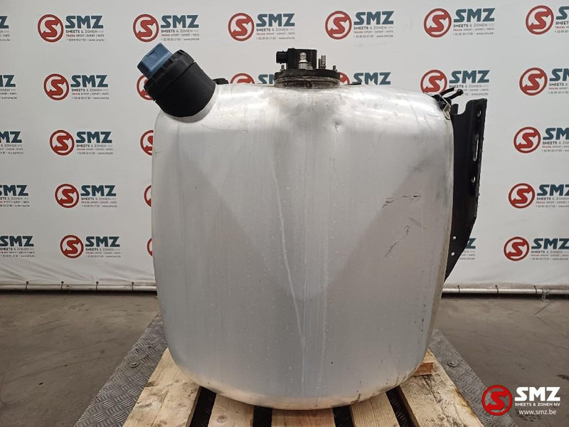 Mercedes-Benz Occ brandstoftank 300L + AdBluetank 25L Mercedes - Réservoir de carburant pour Camion: photos 3 Mercedes-Benz Occ brandstoftank 300L + AdBluetank 25L Mercedes - Réservoir de carburant pour Camion: photos 3