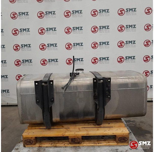 Mercedes-Benz Occ brandstoftank 500L + brandstofniveausensor + s - Réservoir de carburant pour Camion: photos 2 Mercedes-Benz Occ brandstoftank 500L + brandstofniveausensor + s - Réservoir de carburant pour Camion: photos 2