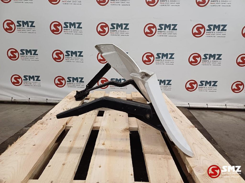 Mercedes-Benz Occ cabinespoiler links Mercedes - Aérodynamique/ Spoilers pour Camion: photos 4 Mercedes-Benz Occ cabinespoiler links Mercedes - Aérodynamique/ Spoilers pour Camion: photos 4