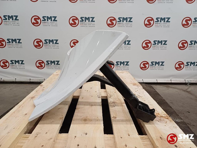 Mercedes-Benz Occ cabinespoiler links Mercedes - Aérodynamique/ Spoilers pour Camion: photos 3 Mercedes-Benz Occ cabinespoiler links Mercedes - Aérodynamique/ Spoilers pour Camion: photos 3
