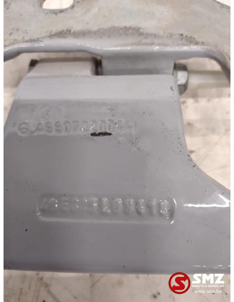 Mercedes-Benz Occ deurscharnier links Mercedes Actros MP4 - Portière et pièces pour Camion: photos 3 Mercedes-Benz Occ deurscharnier links Mercedes Actros MP4 - Portière et pièces pour Camion: photos 3