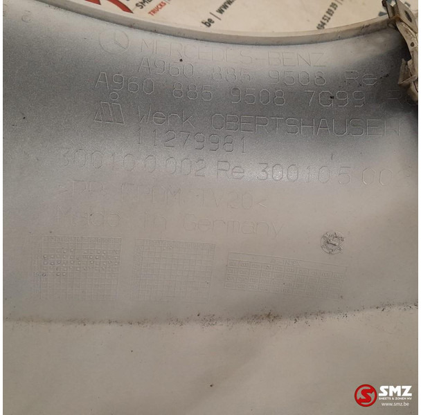 Mercedes-Benz Occ koplampkap rechts Mercedes - Feu avant pour Camion: photos 3 Mercedes-Benz Occ koplampkap rechts Mercedes - Feu avant pour Camion: photos 3