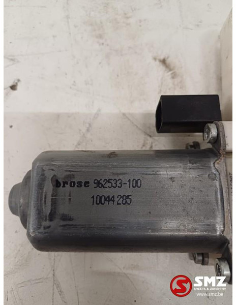 Mercedes-Benz Occ raammechanisme rechts Mercedes - Portière et pièces pour Camion: photos 3 Mercedes-Benz Occ raammechanisme rechts Mercedes - Portière et pièces pour Camion: photos 3