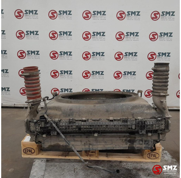 Mercedes-Benz Occ radiator + intercooler Mercedes - Radiateur pour Camion: photos 2 Mercedes-Benz Occ radiator + intercooler Mercedes - Radiateur pour Camion: photos 2