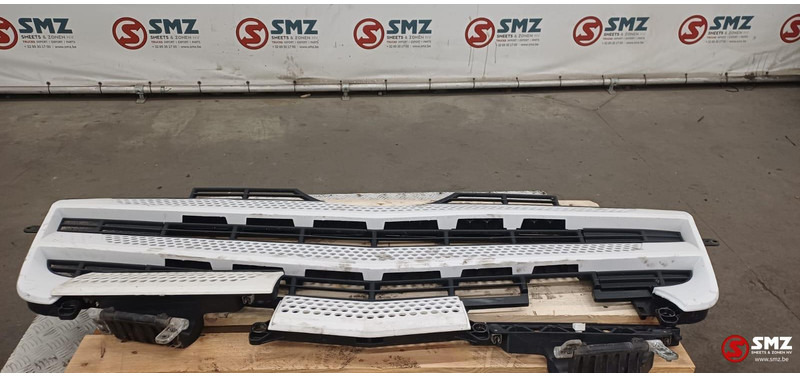 Mercedes-Benz Occ radiatorgrille Mercedes - Calandre pour Camion: photos 1 Mercedes-Benz Occ radiatorgrille Mercedes - Calandre pour Camion: photos 1