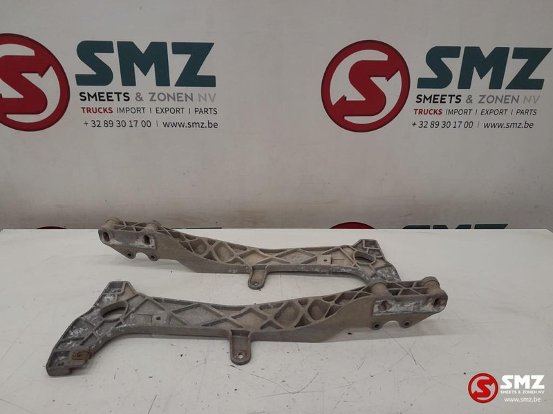 Mercedes-Benz Occ set koplampsteunen L/R Mercedes - Feu avant pour Camion: photos 1 Mercedes-Benz Occ set koplampsteunen L/R Mercedes - Feu avant pour Camion: photos 1