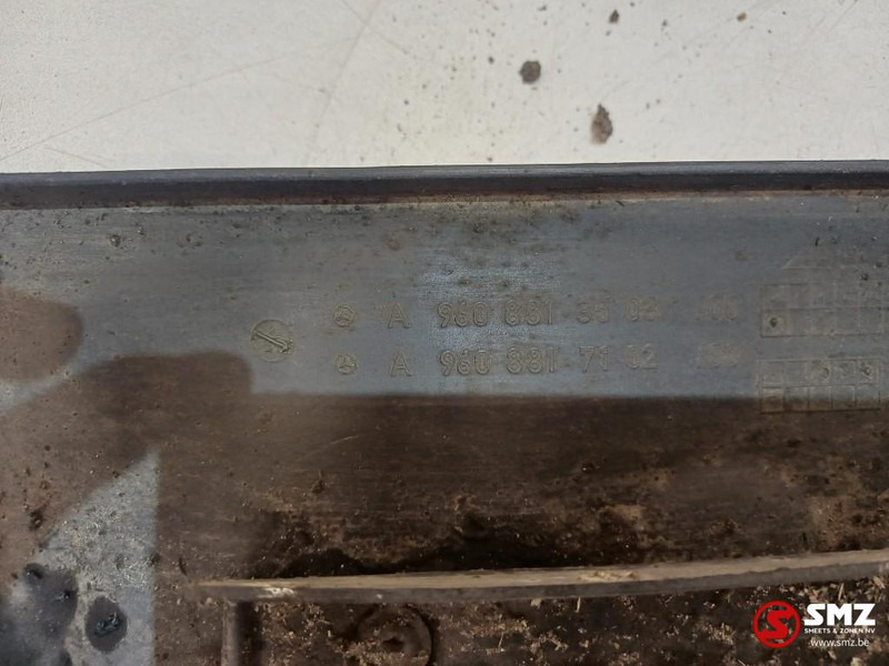 Mercedes-Benz Occ spatbord linksvooraan Mercedes - Carrosserie et extérieur pour Camion: photos 5 Mercedes-Benz Occ spatbord linksvooraan Mercedes - Carrosserie et extérieur pour Camion: photos 5