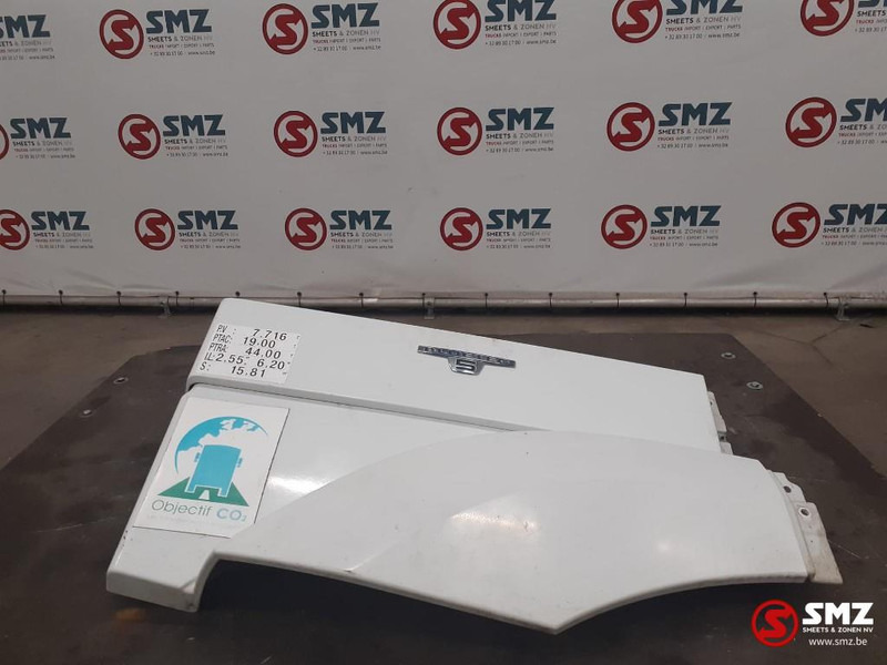 Mercedes-Benz Occ spatbordverlenging rechts Mercedes Actros MP4 - Carrosserie et extérieur pour Camion: photos 1 Mercedes-Benz Occ spatbordverlenging rechts Mercedes Actros MP4 - Carrosserie et extérieur pour Camion: photos 1