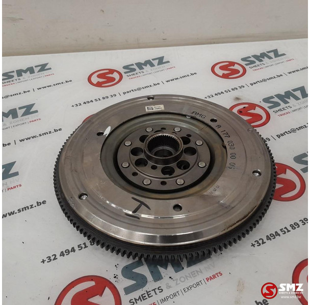 Mercedes-Benz Occ vliegwiel AMG C63S Mercedes - Moteur et pièces pour Voiture: photos 2 Mercedes-Benz Occ vliegwiel AMG C63S Mercedes - Moteur et pièces pour Voiture: photos 2