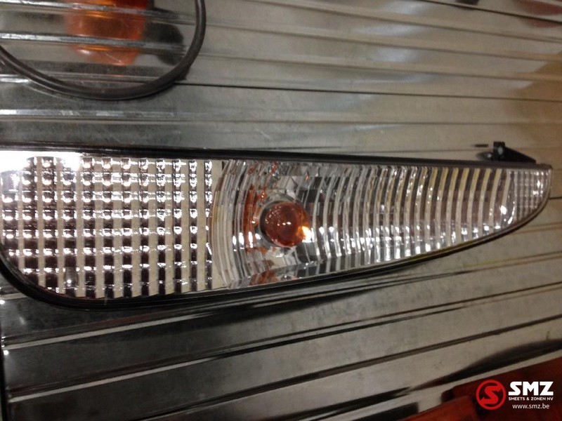 Mercedes-Benz Pinker links Mercedes Axor - Clignotants pour Camion: photos 2 Mercedes-Benz Pinker links Mercedes Axor - Clignotants pour Camion: photos 2