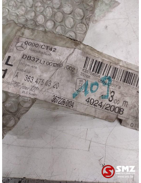 Mercedes-Benz Set van 2 rubbers brandstoftanksteun 3m mercedes a - Réservoir de carburant pour Camion: photos 2 Mercedes-Benz Set van 2 rubbers brandstoftanksteun 3m mercedes a - Réservoir de carburant pour Camion: photos 2