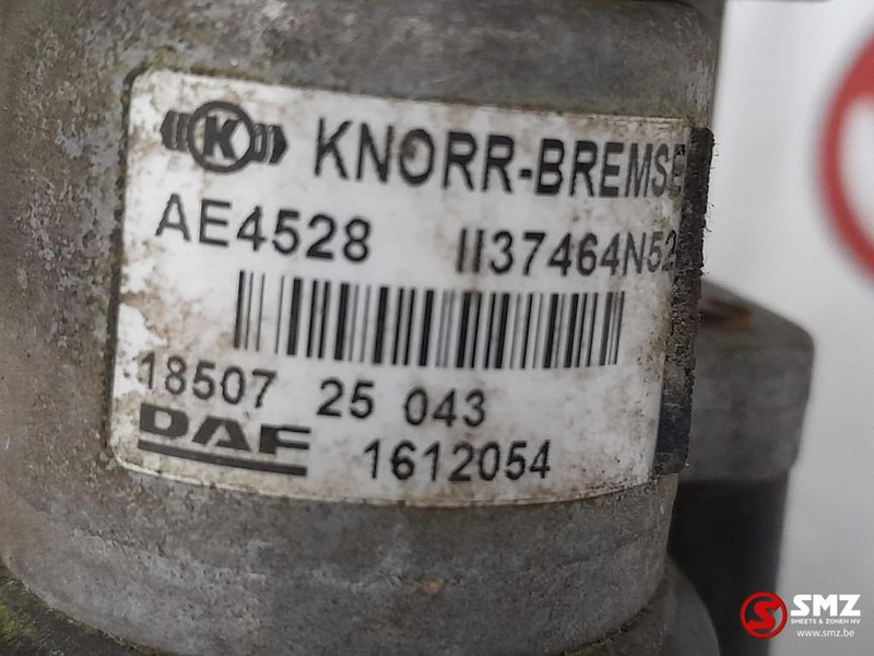 DAF Occ luchtdroger + vierwegventiel DAF - Pièces de rechange pour Camion: photos 5 DAF Occ luchtdroger + vierwegventiel DAF - Pièces de rechange pour Camion: photos 5