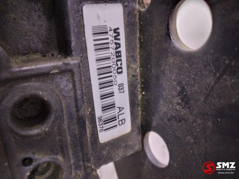 Mercedes-Benz Occ remkrachtregelaar + ABS magneetventiel vooras - Pièces de rechange pour Camion: photos 3 Mercedes-Benz Occ remkrachtregelaar + ABS magneetventiel vooras - Pièces de rechange pour Camion: photos 3