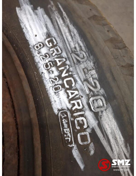 Pirelli Occ vrachtwagenband Pirelli 8.25-20 - Pneu pour Camion: photos 3 Pirelli Occ vrachtwagenband Pirelli 8.25-20 - Pneu pour Camion: photos 3