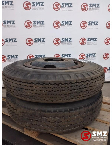 Pirelli Occ vrachtwagenband Pirelli 8.25-20 - Pneu pour Camion: photos 1 Pirelli Occ vrachtwagenband Pirelli 8.25-20 - Pneu pour Camion: photos 1
