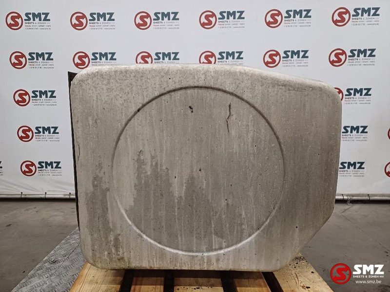 Renault Occ brandstoftank 400L Renault - Réservoir de carburant pour Camion: photos 4 Renault Occ brandstoftank 400L Renault - Réservoir de carburant pour Camion: photos 4