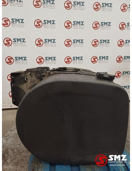 Renault Occ brandstoftank + brandstofniveausensor 315L Ren - Réservoir de carburant pour Camion: photos 4 Renault Occ brandstoftank + brandstofniveausensor 315L Ren - Réservoir de carburant pour Camion: photos 4