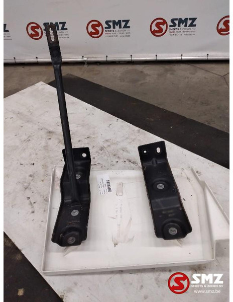 Renault Occ cabinespoiler links Renault - Aérodynamique/ Spoilers pour Camion: photos 2 Renault Occ cabinespoiler links Renault - Aérodynamique/ Spoilers pour Camion: photos 2