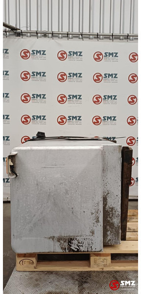 Renault Occ hydraulische tank 250L + materiaalkast Renault - Réservoir hydraulique pour Camion: photos 4 Renault Occ hydraulische tank 250L + materiaalkast Renault - Réservoir hydraulique pour Camion: photos 4