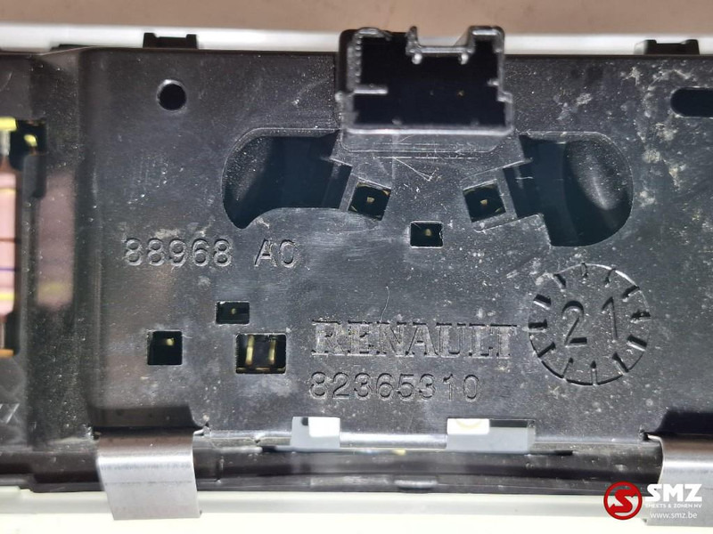 Renault Occ set interieurverlichting Renault - Lumière/ Éclairage pour Camion: photos 3 Renault Occ set interieurverlichting Renault - Lumière/ Éclairage pour Camion: photos 3