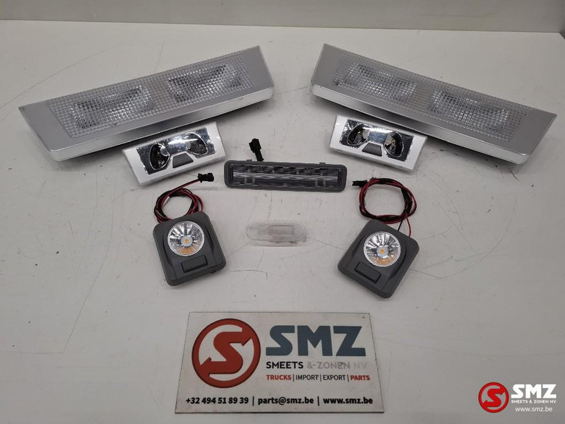 Renault Occ set interieurverlichting Renault - Lumière/ Éclairage pour Camion: photos 1 Renault Occ set interieurverlichting Renault - Lumière/ Éclairage pour Camion: photos 1