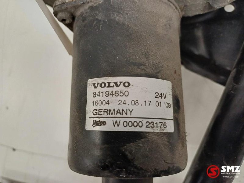 Volvo Occ ruitenwissermechanisme + ruitenwissermotor Vol - Essuie-glace pour Camion: photos 3 Volvo Occ ruitenwissermechanisme + ruitenwissermotor Vol - Essuie-glace pour Camion: photos 3