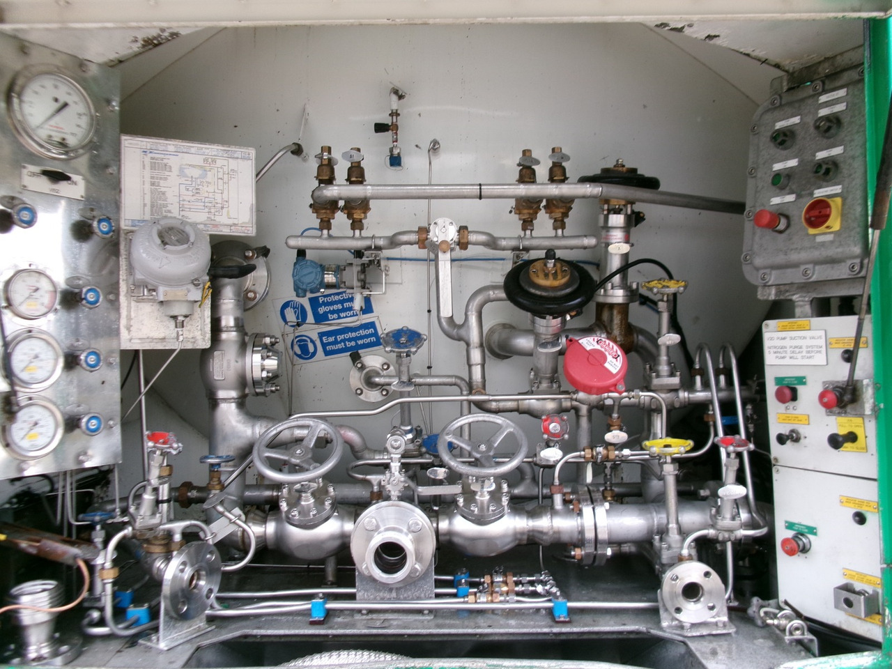 M1 Engineering LNG Methan Methane Gas Cryogenic - Semi-remorque citerne: photos 5 M1 Engineering LNG Methan Methane Gas Cryogenic - Semi-remorque citerne: photos 5