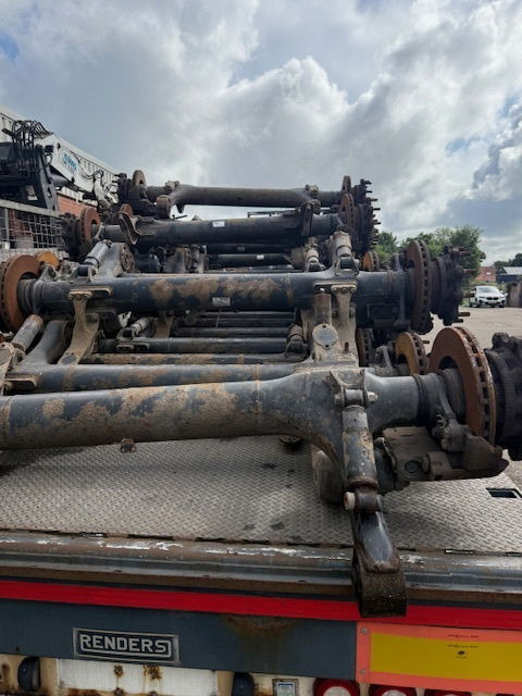 Diversen Mercedes assen TE5/8KC7-9 - Essieu et pièces pour Camion: photos 3 Diversen Mercedes assen TE5/8KC7-9 - Essieu et pièces pour Camion: photos 3