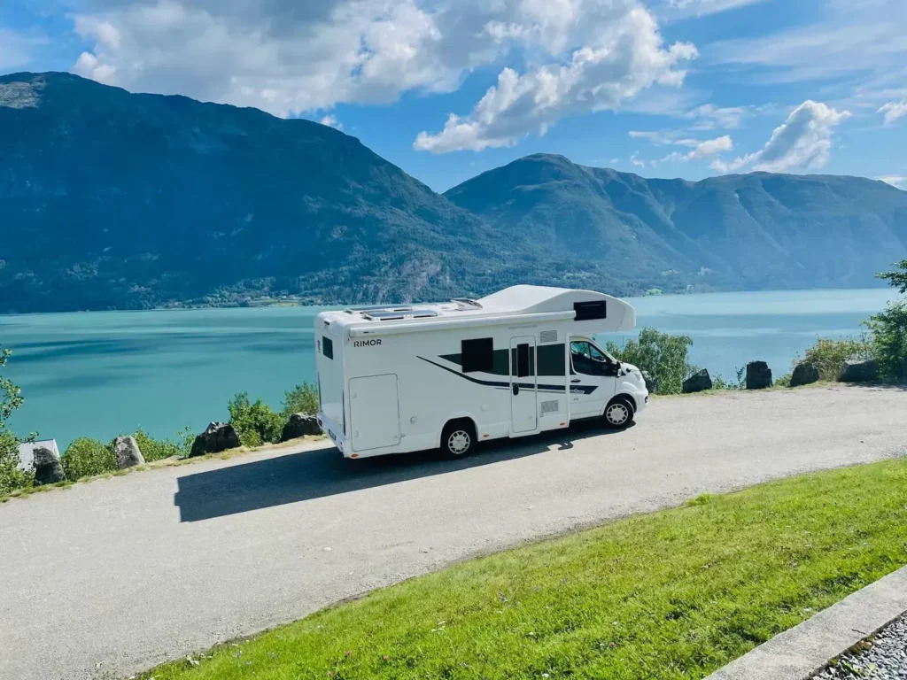 Rimor EVO 5 – FV 23% - Camping-car capucine: photos 1 Rimor EVO 5 – FV 23% - Camping-car capucine: photos 1