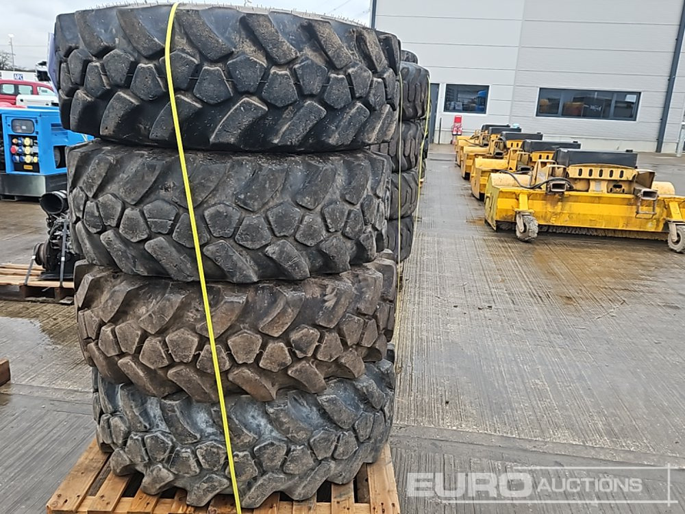 15.5-25 Tye (4 of) - Pneu: photos 4 15.5-25 Tye (4 of) - Pneu: photos 4