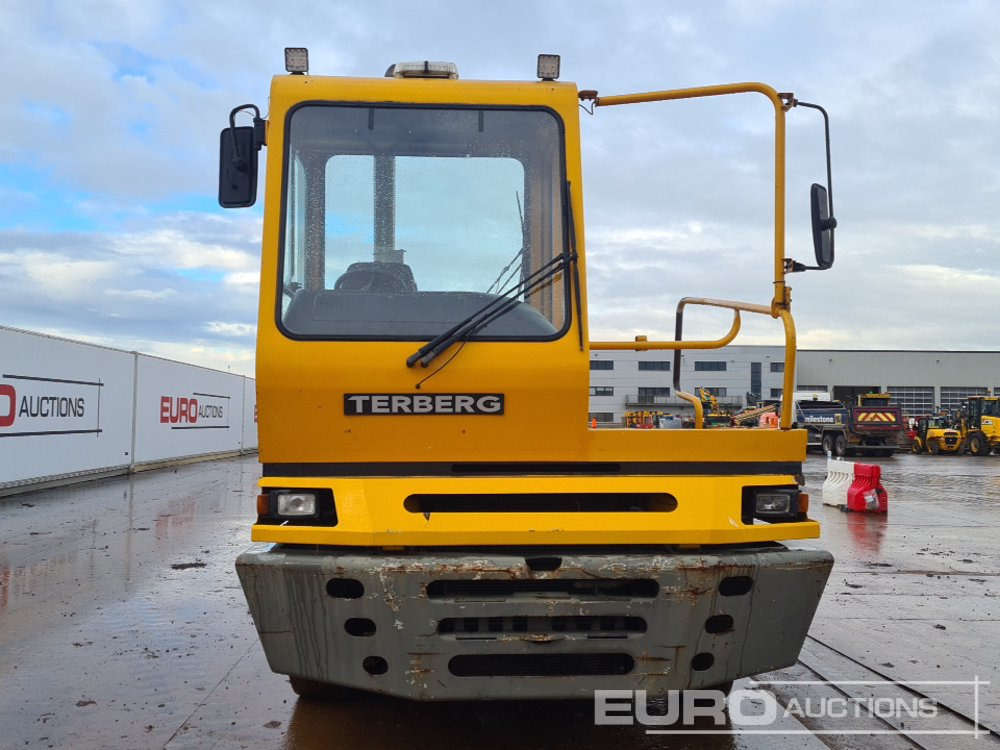 Tracteur portuaire 2006 Terberg YT82: photos 8 Tracteur portuaire 2006 Terberg YT82: photos 8