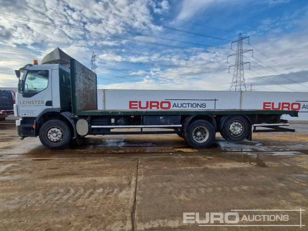 2009 Volvo 6x2 Flat Bed Lorry, Rear Lift, Manual Gearbox - Camion plateau: photos 2 2009 Volvo 6x2 Flat Bed Lorry, Rear Lift, Manual Gearbox - Camion plateau: photos 2
