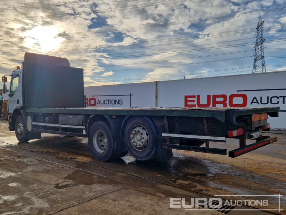 2009 Volvo 6x2 Flat Bed Lorry, Rear Lift, Manual Gearbox - Camion plateau: photos 3 2009 Volvo 6x2 Flat Bed Lorry, Rear Lift, Manual Gearbox - Camion plateau: photos 3