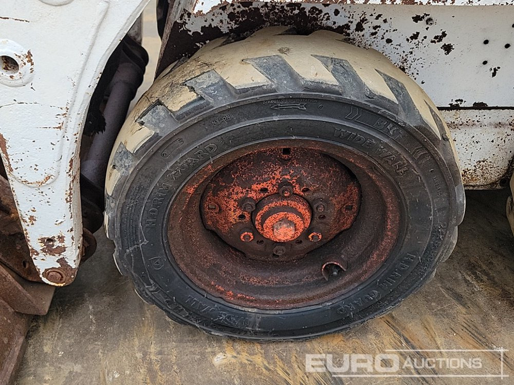 Mini chargeuse 2011 Bobcat S100: photos 9