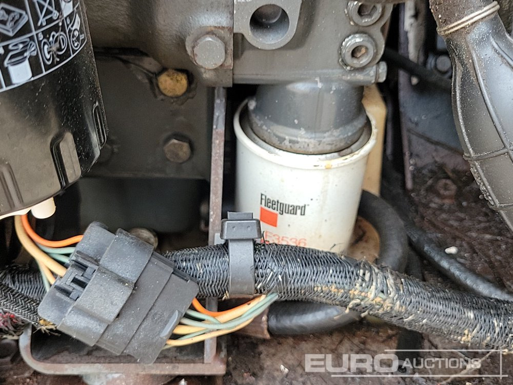 Mini chargeuse 2011 Bobcat S100: photos 15