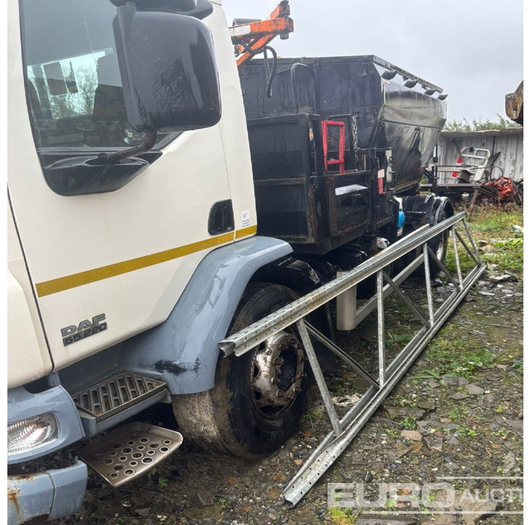 2011 DAF LF55-220 - Camion plateau: photos 2 2011 DAF LF55-220 - Camion plateau: photos 2