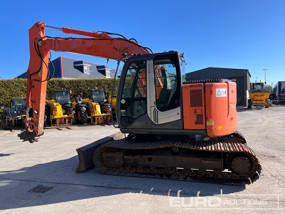 2011 Hitachi ZX135US-3 - Pelle sur chenille: photos 4 2011 Hitachi ZX135US-3 - Pelle sur chenille: photos 4