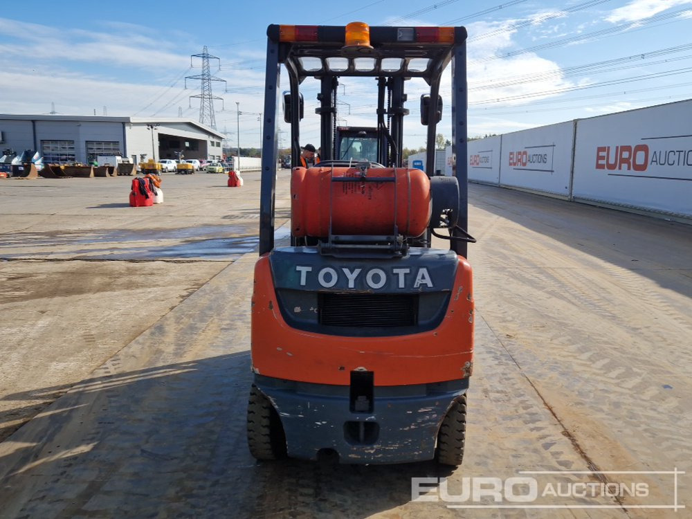 2011 Toyota 02-8FGF15 - Chariot élévateur: photos 4 2011 Toyota 02-8FGF15 - Chariot élévateur: photos 4