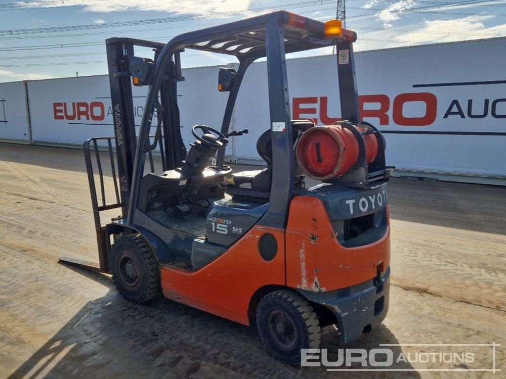 2011 Toyota 02-8FGF15 - Chariot élévateur: photos 3 2011 Toyota 02-8FGF15 - Chariot élévateur: photos 3