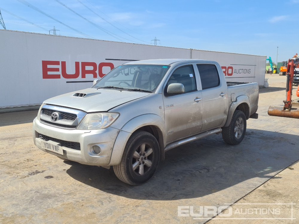 2011 Toyota Hilux Invincible - Pick-up: photos 1 2011 Toyota Hilux Invincible - Pick-up: photos 1