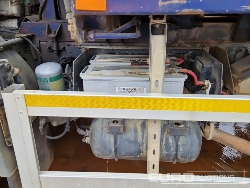 Camion multibenne 2011 Volvo FL240: photos 23