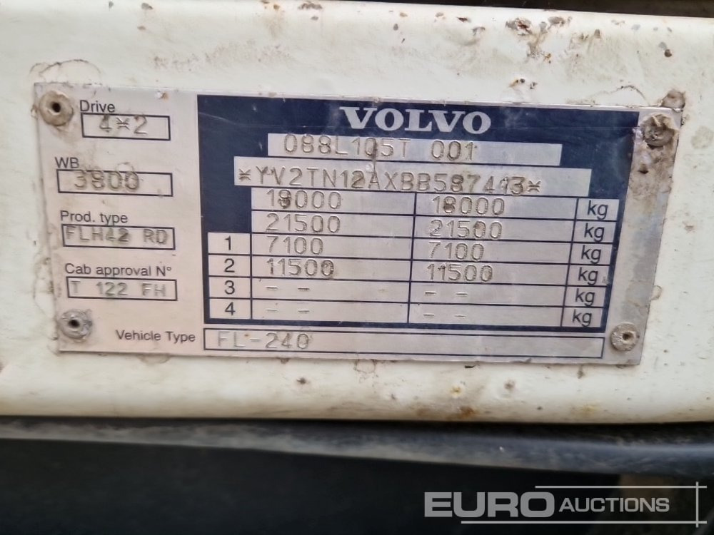 Camion multibenne 2011 Volvo FL240: photos 38