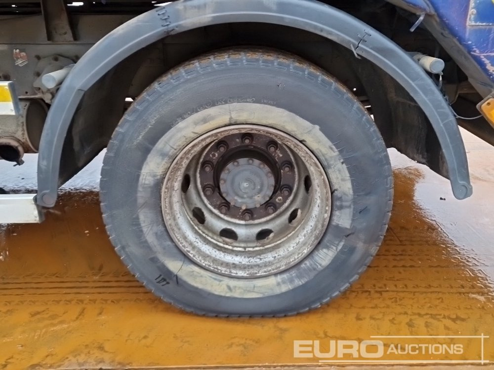 Camion multibenne 2011 Volvo FL240: photos 10