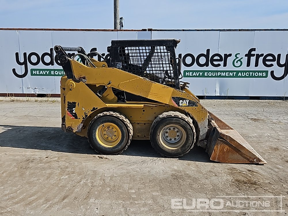 2012 CAT 242B3 - Mini chargeuse: photos 5 2012 CAT 242B3 - Mini chargeuse: photos 5